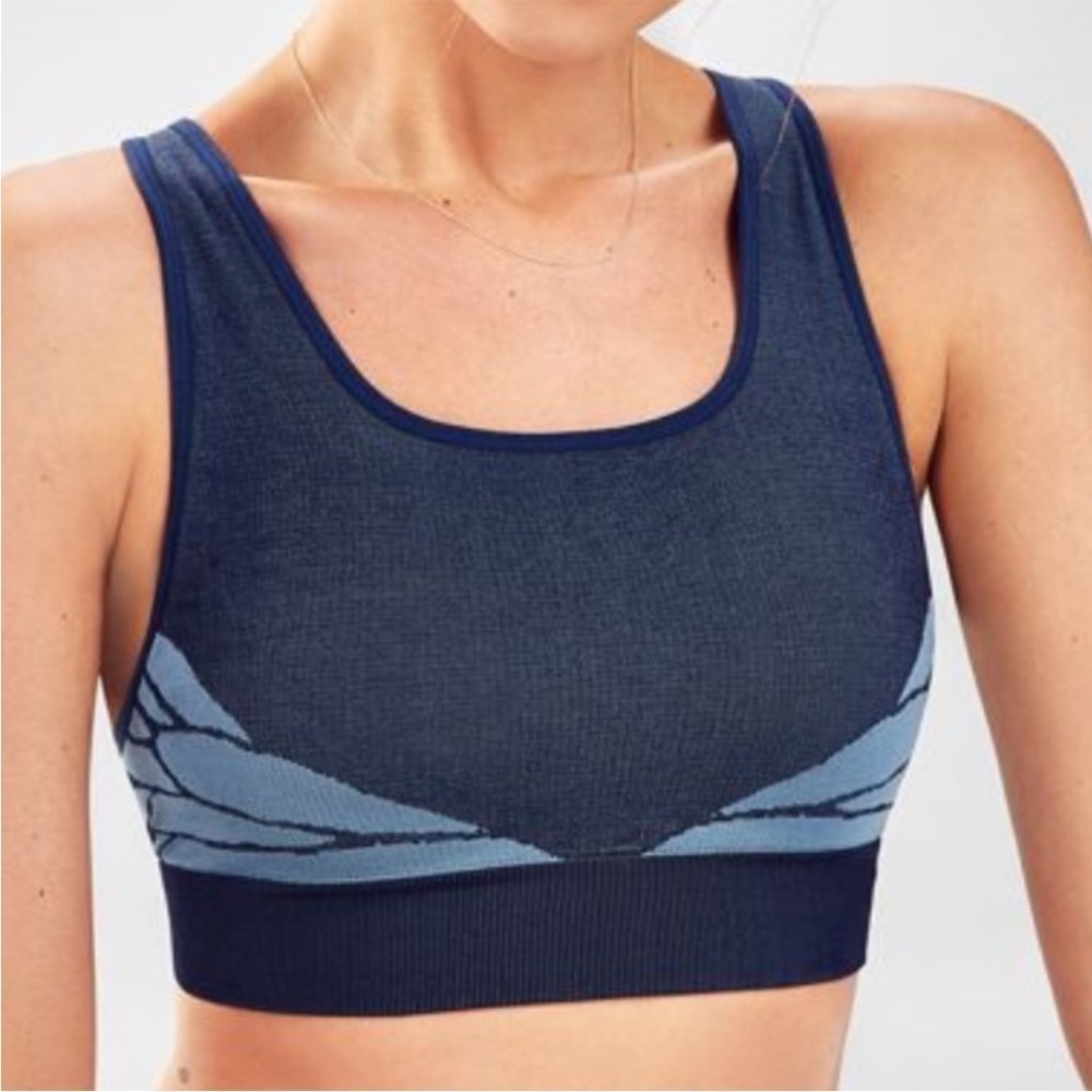 EUC Fabletics Eliza Seamless Sports Bra - Large